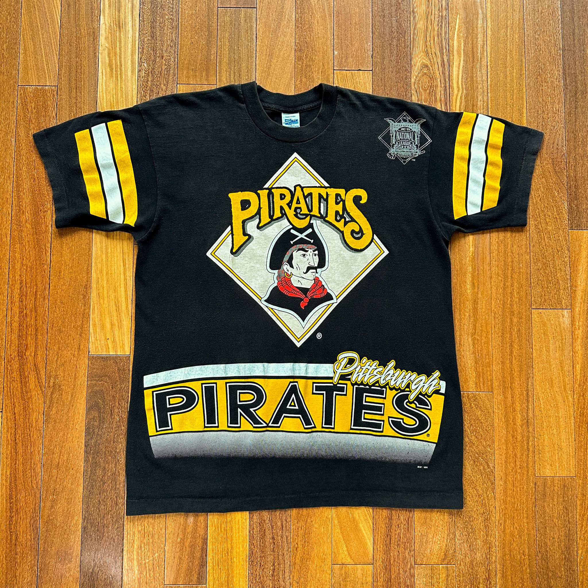 NWT vintage 1994 outlet Pittsburgh Pirates MLB Shirt L