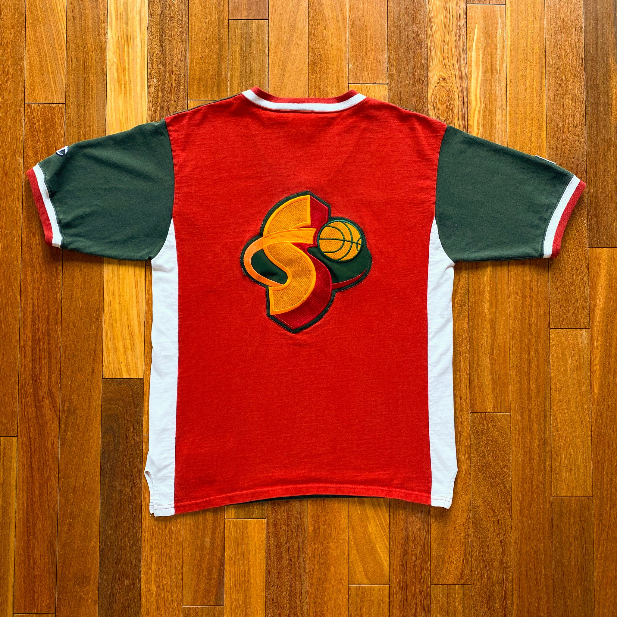 Seattle store SuperSonics warm up top