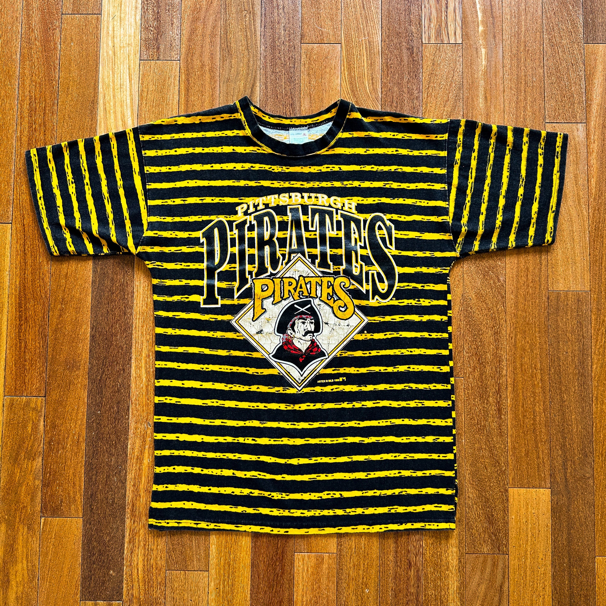 VINTAGE 1990 PITTSBURGH PIRATES MLB ARTEX STRIPED BIG LOGO PRINT T