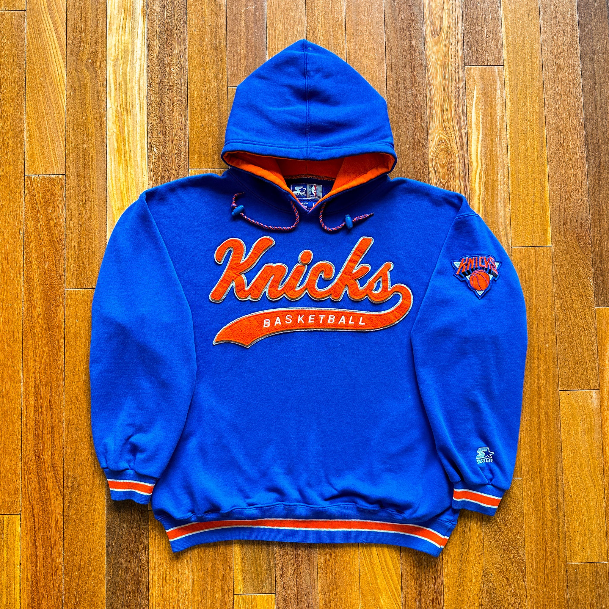 VINTAGE NEW YORK KNICKS BASKETBALL NBA STARTER SPELLOUT HOODED
